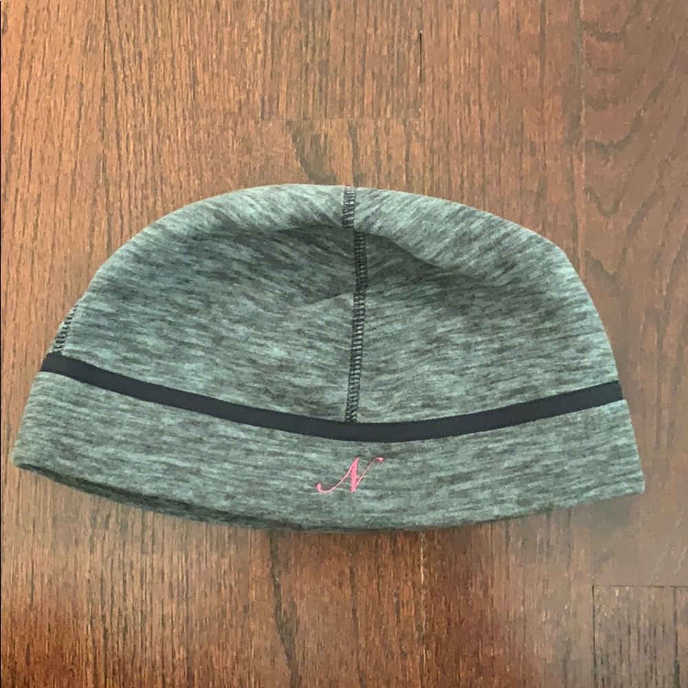 Landsend Beanie with pink “N”